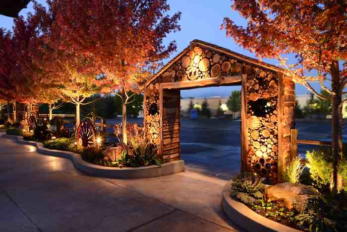 Lighting landscape accent light commercial outdoor smalux accents scooter landscapers who choose if installed provide makes different than service roadhouse